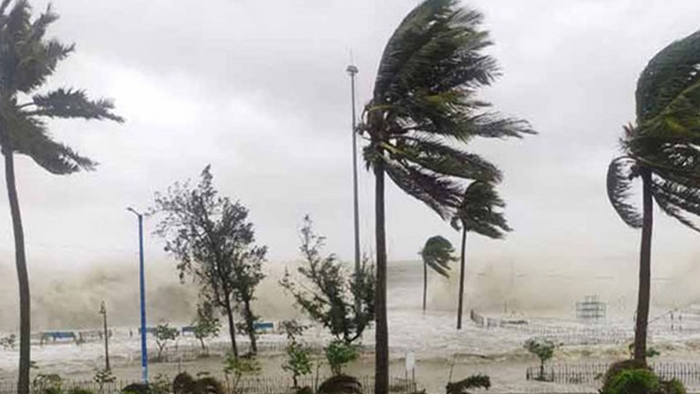 ৮ জেলায় ৬০ কিমি বেগে ঝড়ের আশঙ্কা