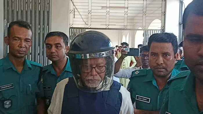 কাঠগড়ায় মলিন মুখে নিশ্চুপ নুরুল হুদা, শুনলেন নানা অভিযোগ