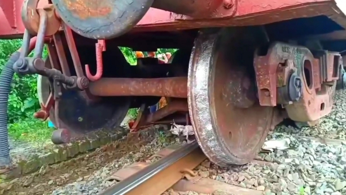 খুলনার সঙ্গে সারা দেশের রেল যোগাযোগ বন্ধ