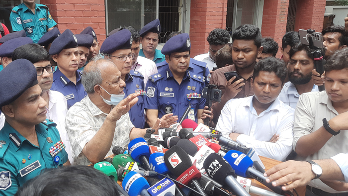 মবে জড়িতদের ছাড় নয়, নেওয়া হচ্ছে ব্যবস্থা : স্বরাষ্ট্র উপদেষ্টা