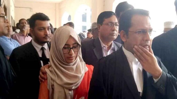 প্রধান উপদেষ্টাকে নিয়ে বিতর্কিত স্ট্যাটাস: সেই সহকারী কমিশনার চাকরিচ্যুত