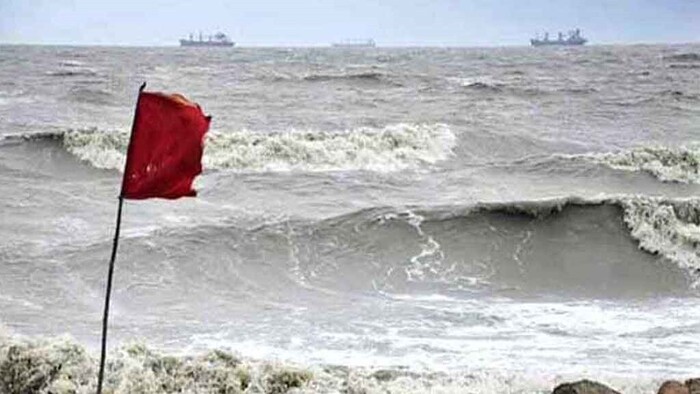 উত্তাল সাগর, সব সমুদ্রবন্দরে সতর্কতা