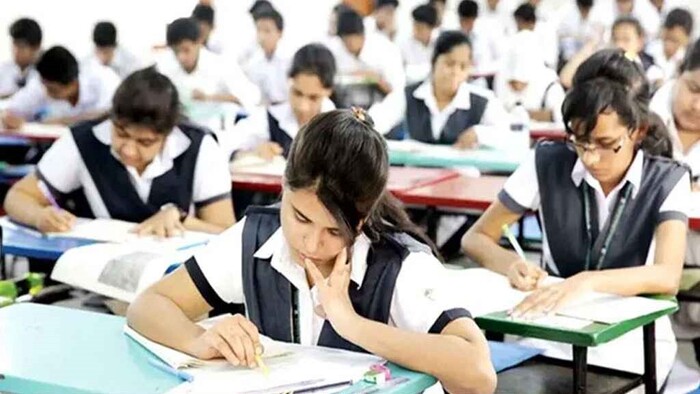 কুমিল্লা বোর্ডের বৃহস্পতিবারের এইচএসসি পরীক্ষা স্থগিত