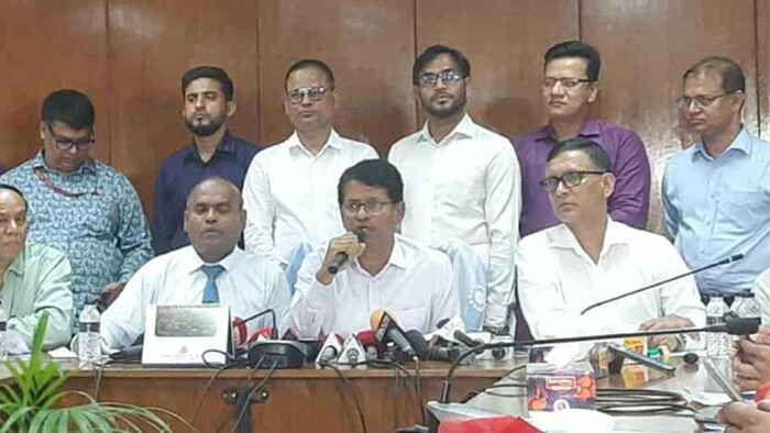 উদারনীতি অবলম্বন না করায় পাসের হার কম