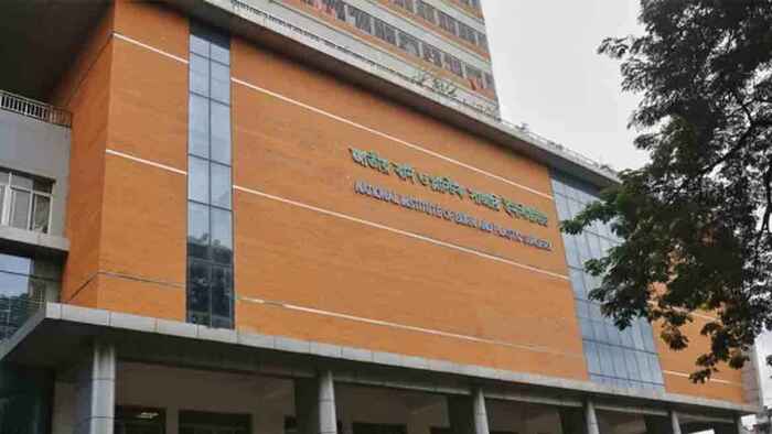 ফের গ্যাস লিকেজের বিস্ফোরণে মা-বাবা ও তিন সন্তান দগ্ধ