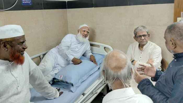 হাসপাতালে জামায়াত আমিরের শয্যা পাশে মির্জা ফখরুল