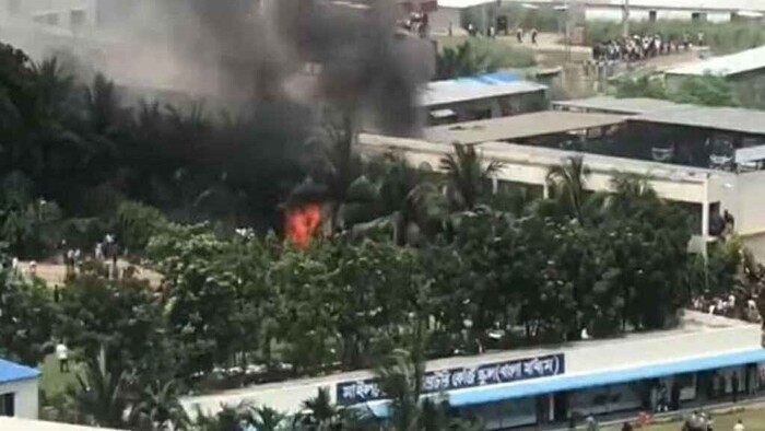 উত্তরায় বিমান বিধ্বস্তে নিহত ১, দগ্ধ ২৫ জন বার্ন ইনস্টিটিউটে