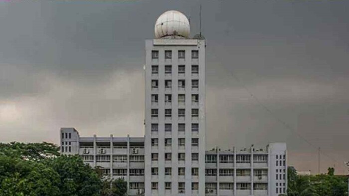 ভারী বর্ষণ ও ঝড় নিয়ে আবহাওয়ার নতুন পূর্বাভাস