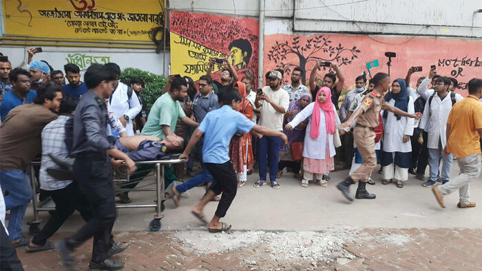 উত্তরায় বিমান বিধ্বস্ত: জাতীয় বার্নে ২ মরদেহ, নারী ও শিশুসহ ৫০ জন চিকিৎসাধীন