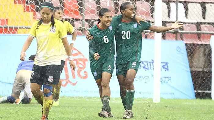 এবার ভুটানকে গোল বন্যায় ভাসালো বাংলাদেশের মেয়েরা