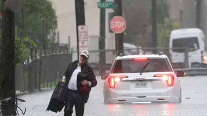 আকস্মিক বন্যায় তলিয়েছে নিউইয়র্ক-নিউজার্সি, জরুরি অবস্থা ঘোষণা