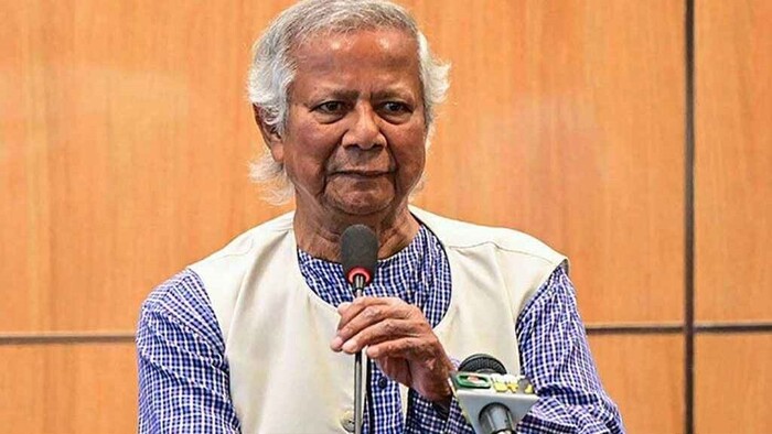 বার্ন ইনস্টিটিউটে গিয়ে বিমান দুর্ঘটনায় আহতদের দেখলেন প্রধান উপদেষ্টা