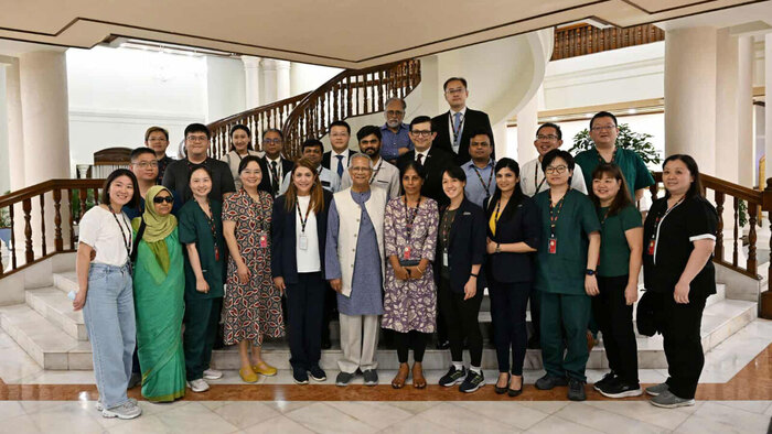 বিদেশি মেডিকেল টিমের প্রতি প্রধান উপদেষ্টার কৃতজ্ঞতা প্রকাশ