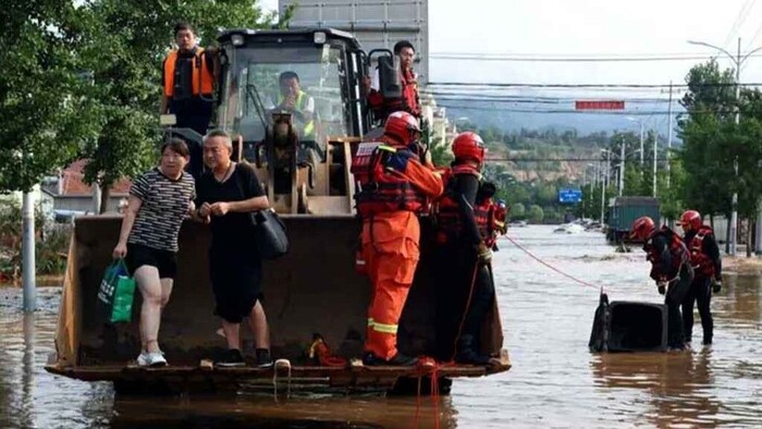 চীনে ভারী বৃষ্টি ও ভয়াবহ বন্যায় ৩০ জনের মৃত্যু