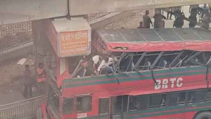 এক্সপ্রেসওয়ের র‌্যাম্পের নিচে ঢুকে পিলারে বিআরটিসি বাসের ধাক্কা