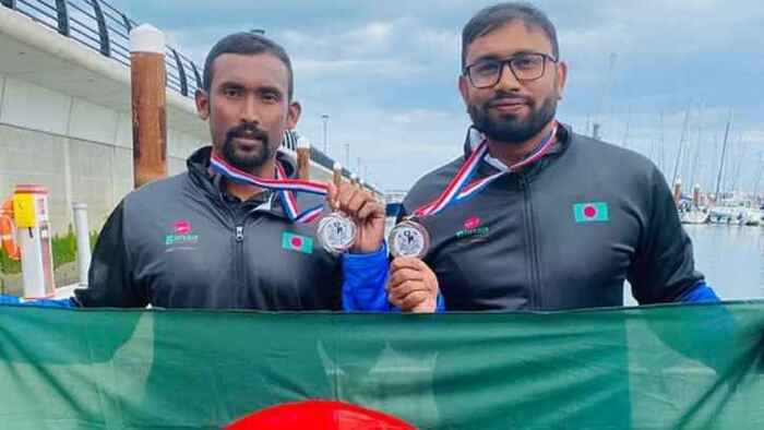 ৩৭ বছর পর ইংলিশ চ্যানেল পাড়ি দিলেন বাংলাদেশের দুই সাঁতারু