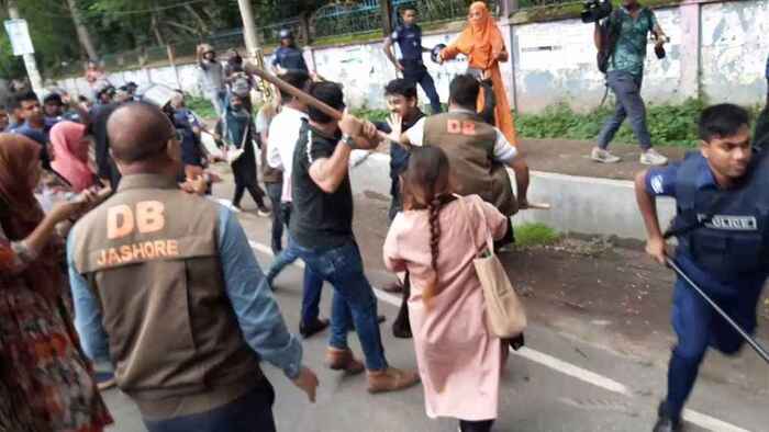 ফিরে দেখা ৩১ জুলাই: ‘মার্চ ফর জাস্টিস’ কর্মসূচিতে পুলিশের বাধা