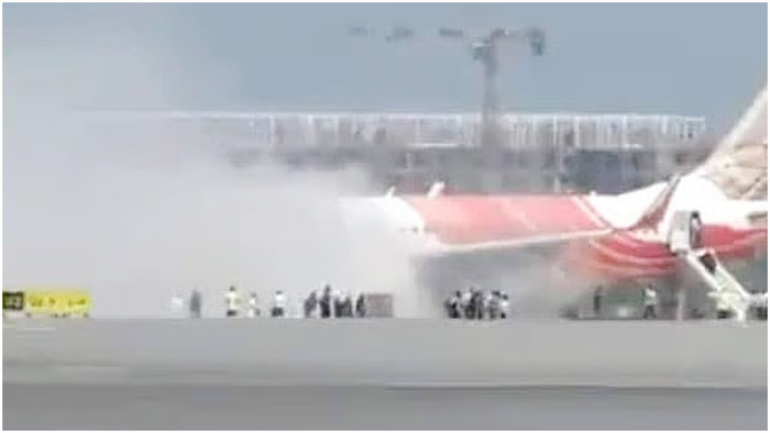 দিল্লিতে এয়ার ইন্ডিয়ার বিমানে আগুন