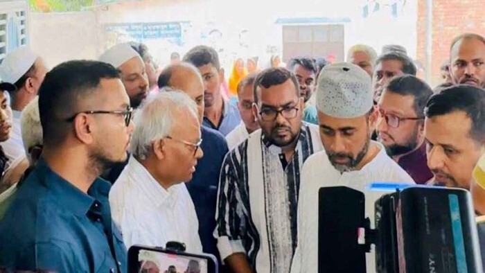 মাইলস্টোন ট্রাজেডিতে শহীদ ভাই-বোনের পরিবারের পাশে রিজভী