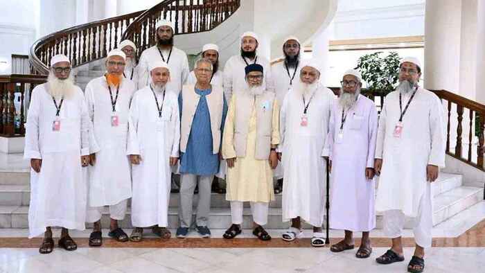 প্রধান উপদেষ্টার সঙ্গে হেফাজত নেতাদের বৈঠক