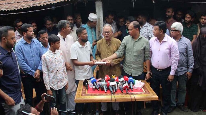 মাইলস্টোন ট্রাজেডিতে নিহত মাসুমা বেগমের ছেলের দায়িত্ব নিলেন তারেক রহমান