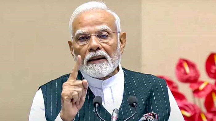 স্বাধীনতা দিবসে পাকিস্তানকে কঠিন হুঁশিয়ারি দিলেন মোদি