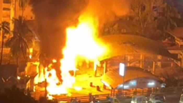 ফায়ার সার্ভিসের চেষ্টায় নিয়ন্ত্রণে পেট্রোল পাম্পের আগুন