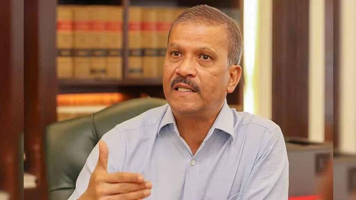 দুঃখ প্রকাশ করে আসিফ নজরুলের স্ট্যাটাস