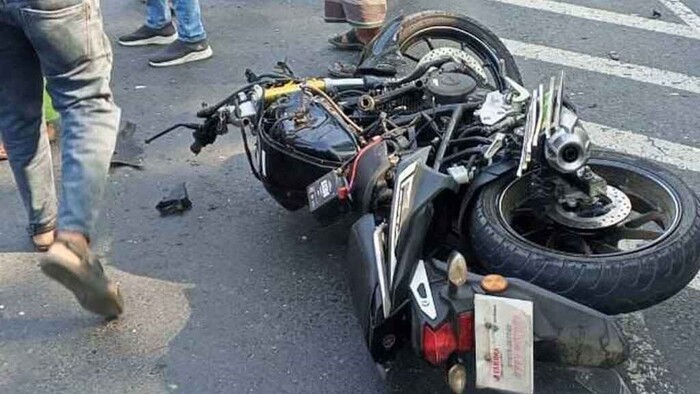 নামাজ পড়াতে যাওয়ার সময় সড়ক দুর্ঘটনা, ইমাম নিহত