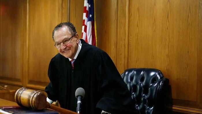 মারা গেছেন বিশ্বের ‘সবচেয়ে ভাইরাল’ বিচারক, স্মরণীয় থাকবেন যে কারণে