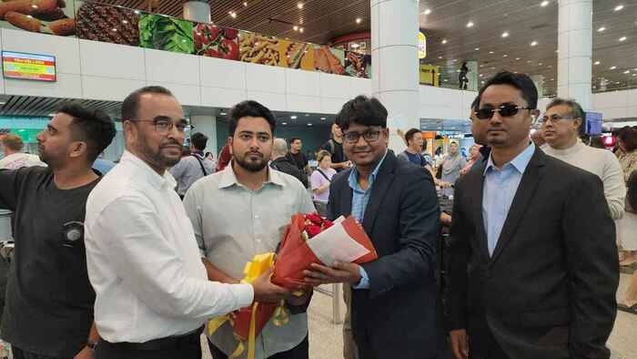 ৩ দিনের সফরে মালয়েশিয়ায় এনসিপির নাহিদ