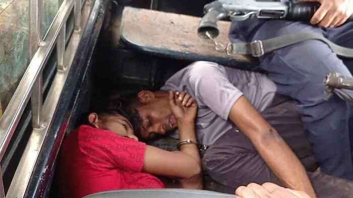 বাসের মধ্যে শিক্ষার্থীকে ধর্ষণচেষ্টা-ছিনতাই, দু’জনকে ২ বছরের কারাদণ্ড