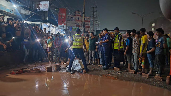 আশুলিয়ায় লরি চাপায় নারী-শিশুসহ নিহত ৩