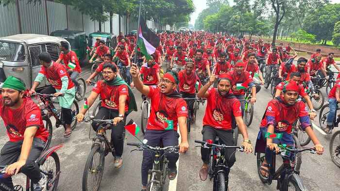 সাত-সকালেই গণভবন অভিমুখে শিবিরের সাইকেল র‍্যালি