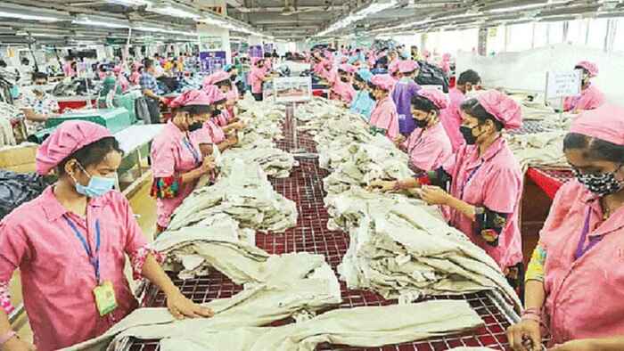 বাংলাদেশের শুল্ক কমায় ভারতের পোশাক বাজারে ধস