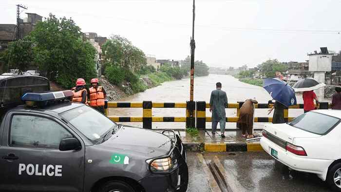 ভারত থেকে প্রচণ্ড বেগে পানি ঢুকছে পাকিস্তানে