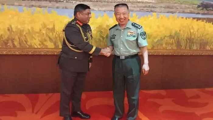 চীন সফর শেষে দেশে ফিরলেন সেনাপ্রধান