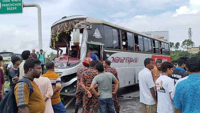 ঢাকা-ভাঙ্গা এক্সপ্রেসওয়েতে ৪ যাত্রীবাহী বাসের সংঘর্ষে আহত ২৫