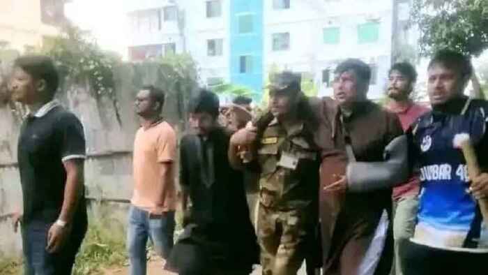 চবিতে সংঘর্ষে আহত ৩ শতাধিক, চলছে যৌথবাহিনীর অভিযান