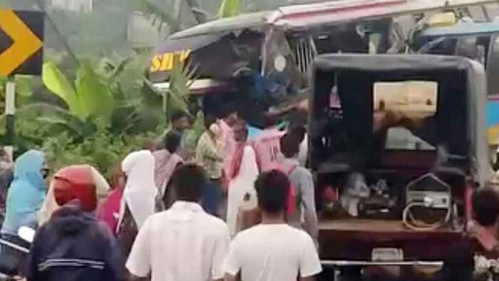 ময়মনসিংহে দুই বাসের সংঘর্ষে নিহত ২, আহত ১০