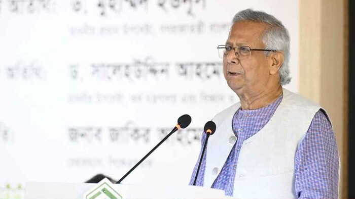 চাকরি করার জন্য মানুষের জন্ম হয়নি: প্রধান উপদেষ্টা