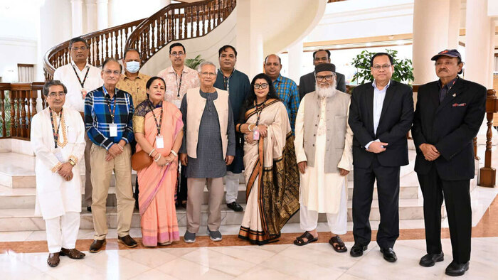 দুর্গাপূজা নিয়ে হিন্দু ধর্মীয় নেতাদের সঙ্গে প্রধান উপদেষ্টার বৈঠক
