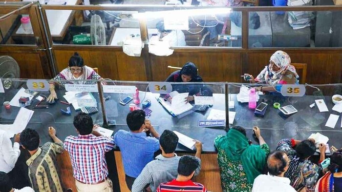 ব্যাংকে কোটিপতির সংখ্যায় নতুন রেকর্ড