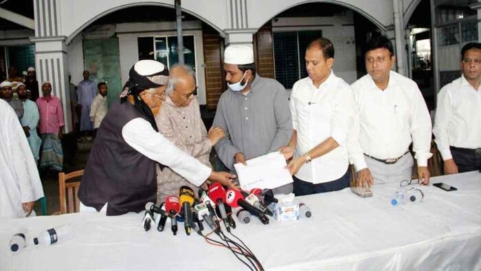 ক্যান্সার আক্রান্ত হেফাজত নেতার পাশে দাঁড়ালেন তারেক রহমান