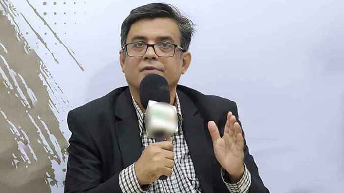 সাহসী প্রশ্ন তুলুন, বিভ্রান্তি নয় সত্য সামনে আনুন: সাংবাদিকদের শফিকুল