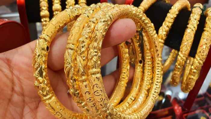 রেকর্ড গড়ার পর স্বর্ণের দামে পতন