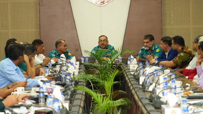 উৎসবমুখর পরিবেশে শারদীয় দুর্গাপূজা অনুষ্ঠিত হবে: ডিএমপি কমিশনার