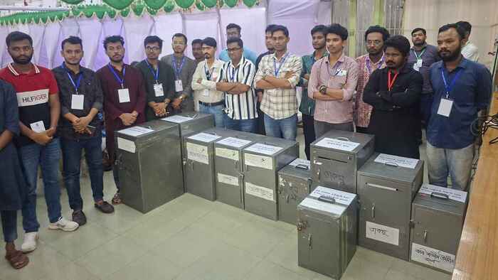 ডাকসু নির্বাচনের ভোট গণনা চলছে, রাতেই ফল প্রকাশ