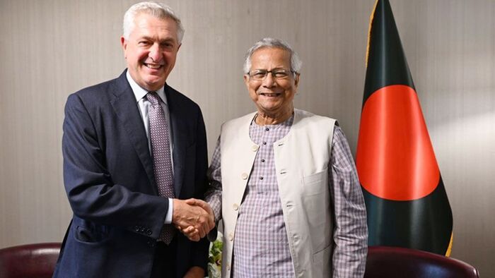 রোহিঙ্গা সংকট নিয়ে ড. ইউনূসের সঙ্গে ইউএনএইচসিআর প্রধানের আলোচনা