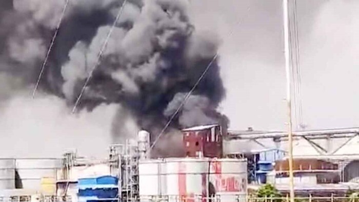 নারায়ণগঞ্জে সিমেন্ট ফ্যাক্টরিতে আগুন, নিয়ন্ত্রণে ৫ ইউনিট